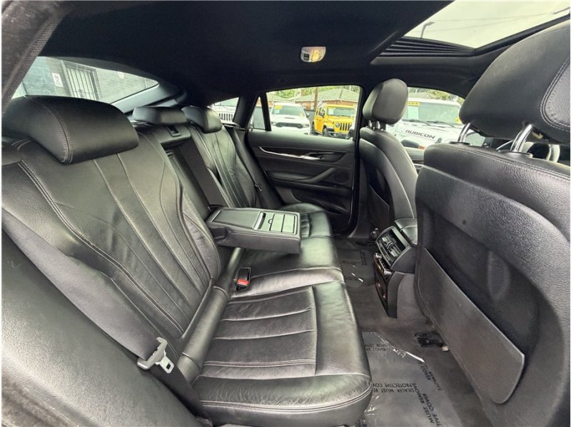 Used 2019 BMW X6 sDrive35i w/ Convenience Package RWD image 25