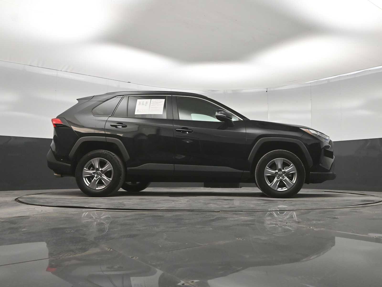 Used 2025 Toyota RAV4 XLE AWD/4WD image 40