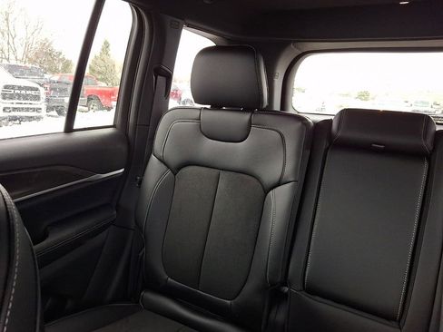 New 2026 Jeep Grand Cherokee Altitude AWD/4WD image 13