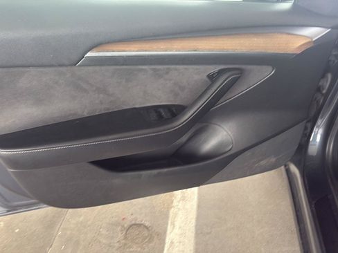 Used 2022 Tesla Model 3 Standard Range RWD image 3
