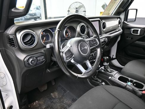 Used 2022 Jeep Wrangler Unlimited Sahara image 10