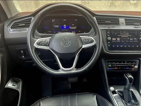 Used 2022 Volkswagen Tiguan SE image 8