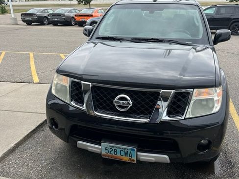 Used 2008 Nissan Pathfinder LE AWD/4WD image 5