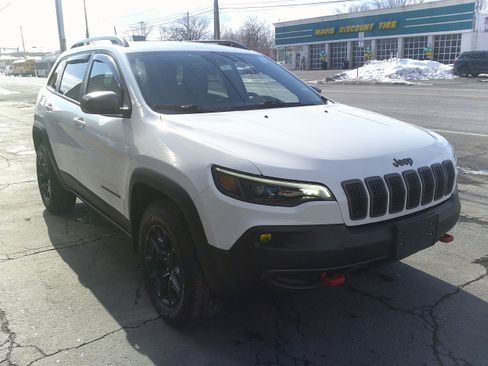 Used 2021 Jeep Cherokee Trailhawk w/ Premium Leather Package image 9