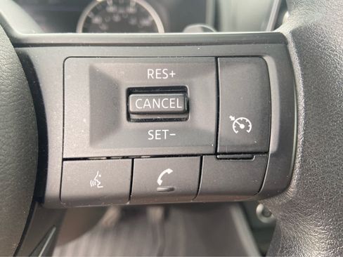 Used 2023 Nissan Rogue S AWD/4WD image 20