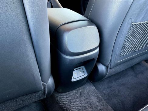 Used 2025 Hyundai Elantra Limited FWD image 10