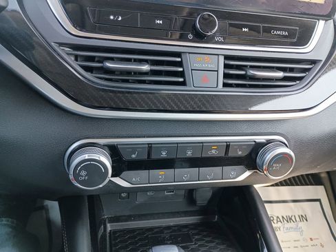 Used 2023 Nissan Altima 2.5 SR w/ SR Premium Package image 25