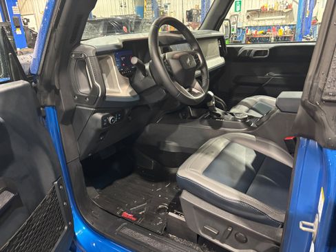 Used 2024 Ford Bronco Outer Banks image 10