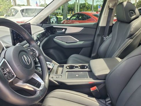 Used 2025 Acura MDX FWD image 17