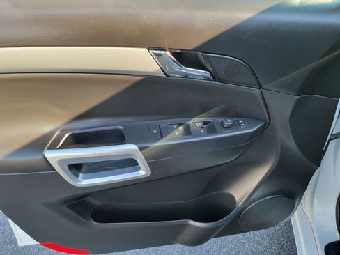 Used 2012 Chevrolet Captiva Sport LT w/ Convenience Package FWD image 9