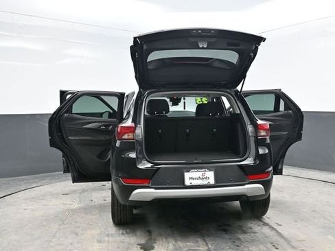 Used 2025 Chevrolet TrailBlazer LT w/ Driver Confidence Package image 34