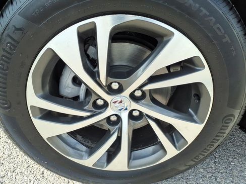 Used 2023 Buick Envision Essence FWD image 11