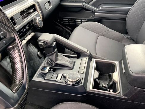 Used 2024 Toyota Tacoma SR5 AWD/4WD image 16