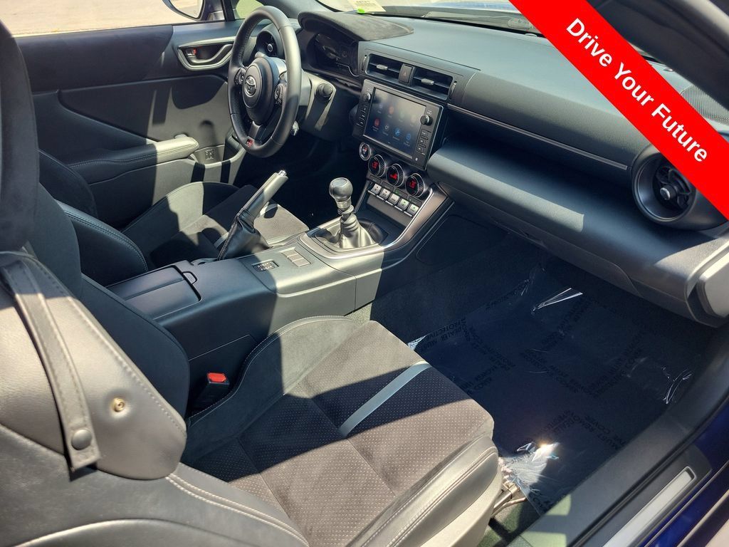 Used 2025 Toyota GR86 Premium w/ Performance Package RWD image 21