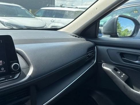 Used 2025 Nissan Rogue S AWD/4WD image 28