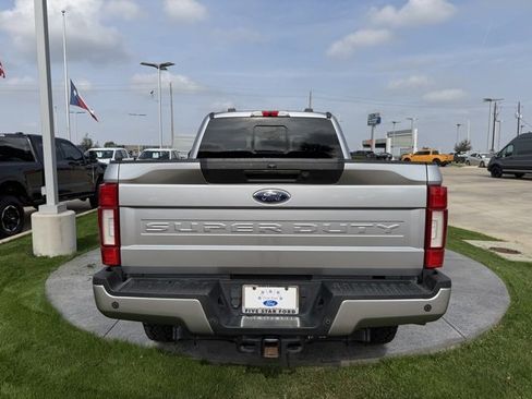 Certified 2022 Ford F250 Lariat w/ Tremor Off-Road Package image 5