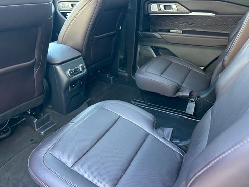 Used 2025 Ford Explorer Platinum w/ LUX Leather Package image 12