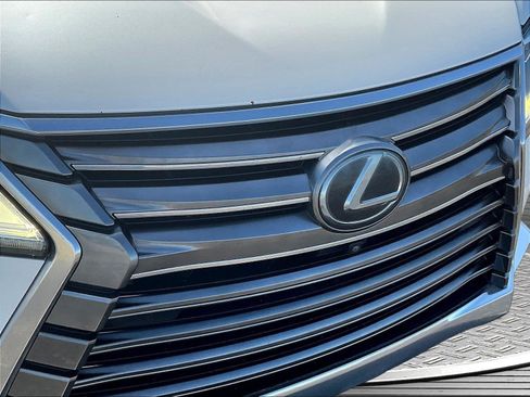 Used 2017 Lexus LX 570 4WD w/ Luxury Package image 27