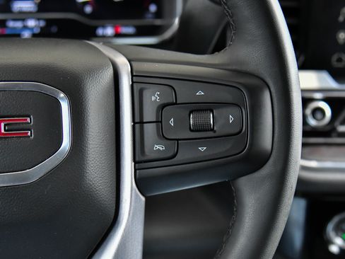 Used 2024 GMC Sierra 1500 SLT image 32