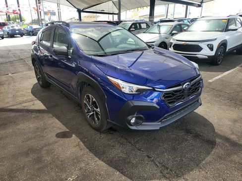 Used 2025 Subaru Crosstrek 2.5i Premium AWD/4WD image 2