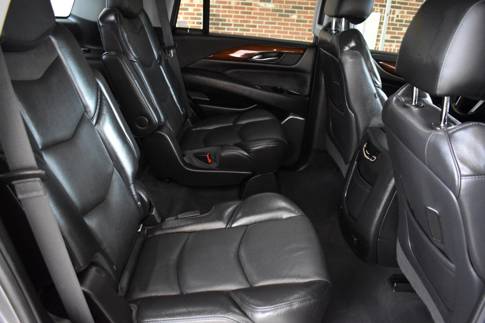 Used 2018 Cadillac Escalade Luxury AWD/4WD image 40