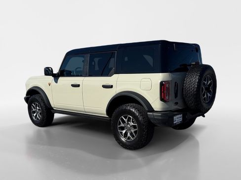 New 2025 Ford Bronco Badlands image 4