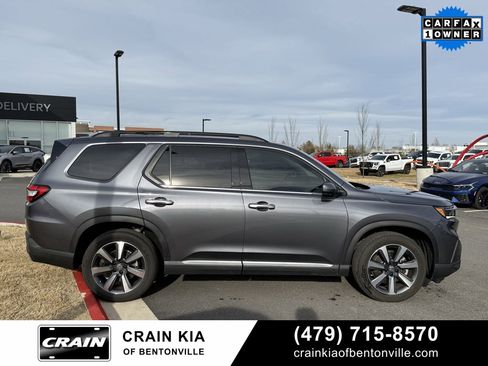 Used 2025 Honda Pilot Touring image 9