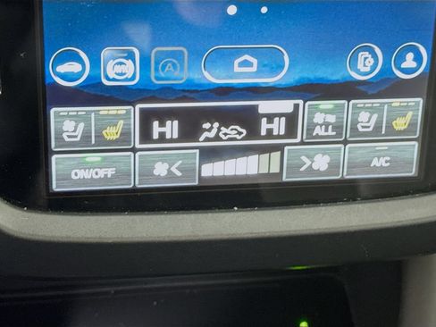 Used 2025 Subaru Forester Touring AWD/4WD image 14