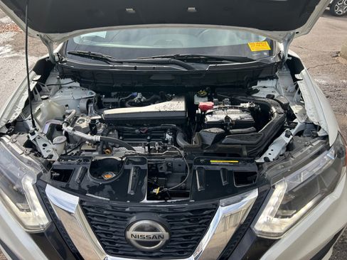 Used 2019 Nissan Rogue SV w/ Sun & Sound Touring Package image 28