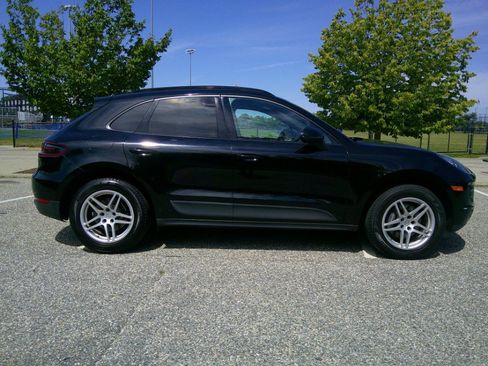 Used 2017 Porsche Macan AWD/4WD image 9