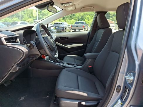 Used 2024 Toyota Corolla LE FWD image 17