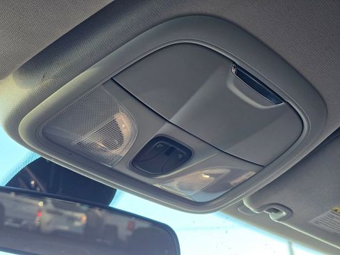 Used 2019 Jeep Cherokee Latitude Plus image 32