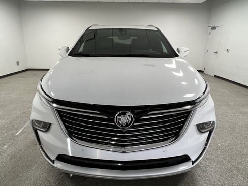 Used 2024 Buick Enclave Premium image 3