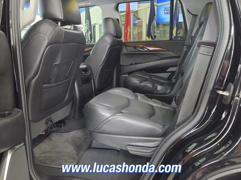 Used 2019 Cadillac Escalade Luxury RWD image 8
