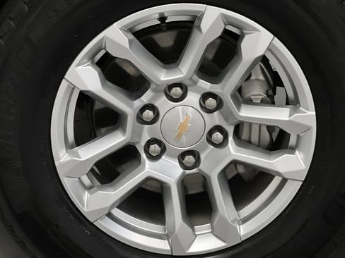 Used 2025 Chevrolet Suburban LT RWD image 74