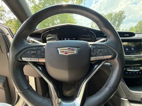 Used 2021 Cadillac XT6 Premium Luxury AWD/4WD image 22