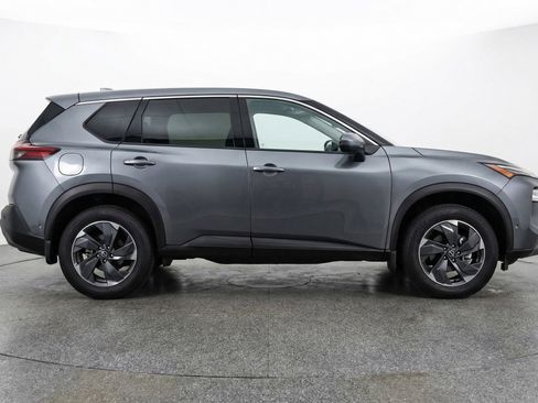 Used 2025 Nissan Rogue SV FWD image 11