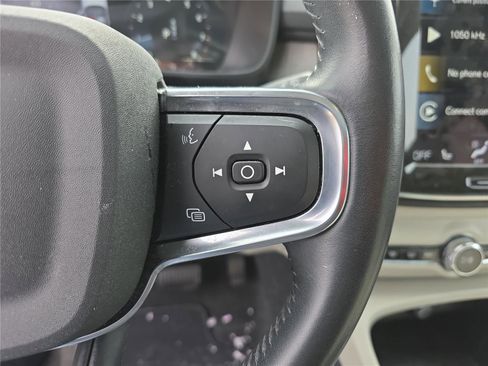 Used 2021 Volvo XC40 T5 Inscription w/ Advanced Package image 23