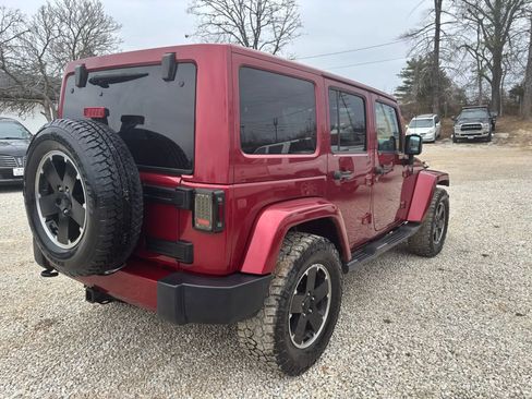 Used 2012 Jeep Wrangler Unlimited Sahara AWD/4WD image 5