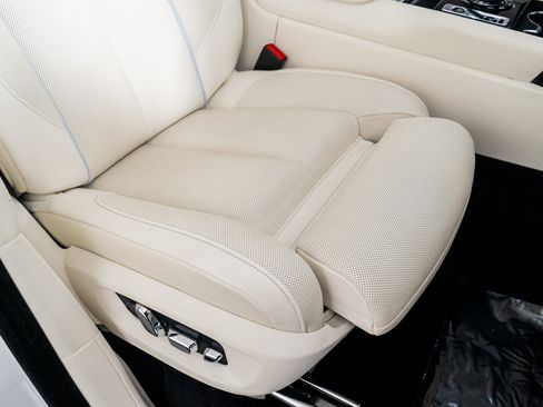 Used 2023 Rolls-Royce Cullinan Black Badge image 27