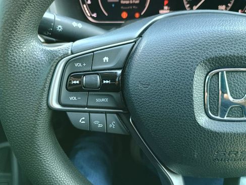 Used 2018 Honda Accord LX image 17