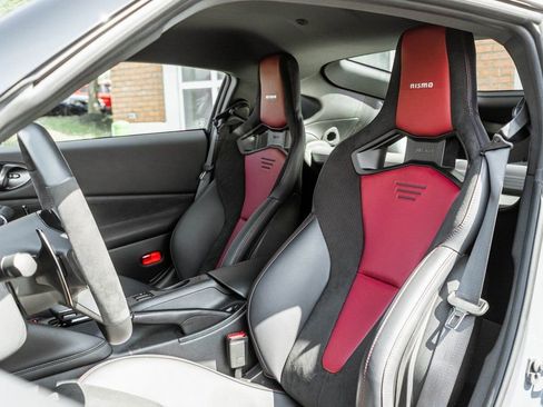 Used 2024 Nissan Z NISMO w/ Floor Mat Package image 7