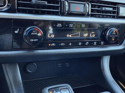 Used 2024 Nissan Pathfinder SV image 20