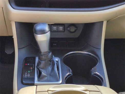 Used 2018 Toyota Highlander XLE image 22