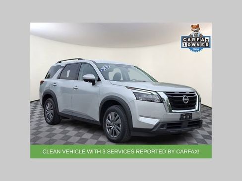Used 2025 Nissan Pathfinder SV FWD image 1