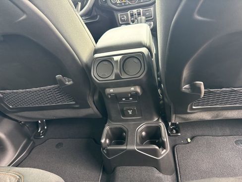 New 2025 Jeep Gladiator Mojave w/ Convenience Group image 28