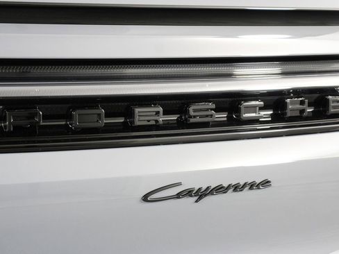 New 2026 Porsche Cayenne Coupe AWD/4WD image 22
