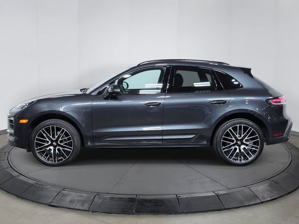 Certified 2026 Porsche Macan AWD/4WD image 2