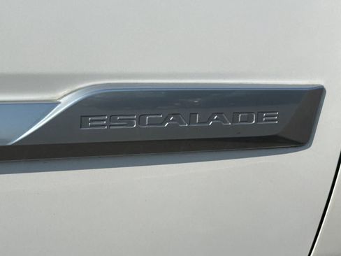 Used 2020 Cadillac Escalade Premium Luxury AWD/4WD image 30