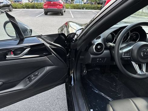 New 2026 MAZDA MX-5 Miata RF Grand Touring RWD image 17